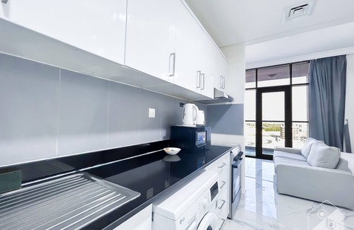 Dubai Apartamento | Spacious Studio With Balcony in AL Majan