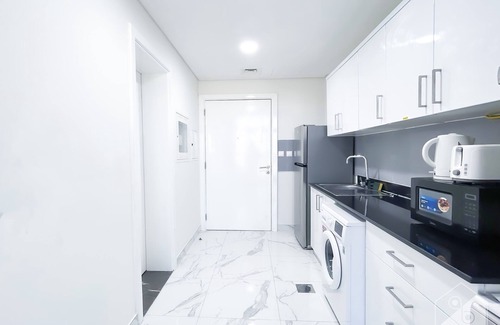 Dubai Apartamento | Spacious Studio With Balcony in AL Majan