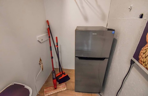 Dupont Casa | Spacious Studio with King Bed & Fast WiFi