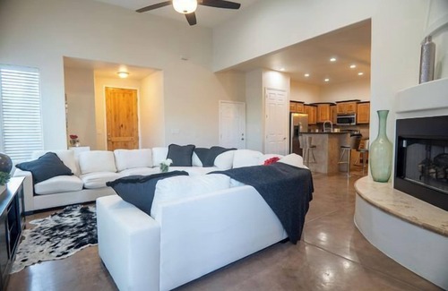 Sabino Shadows Casa | Spacious stunning Home in small private community with abundance of upgrades!