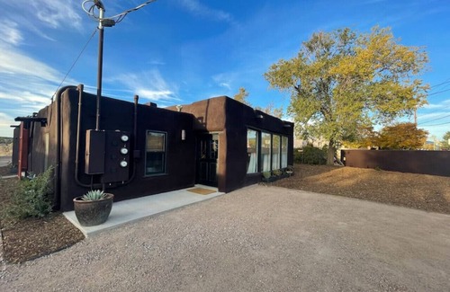 Santa Fe Apartamento | Spacious, Stylish “Niji Suite” @ La Dea