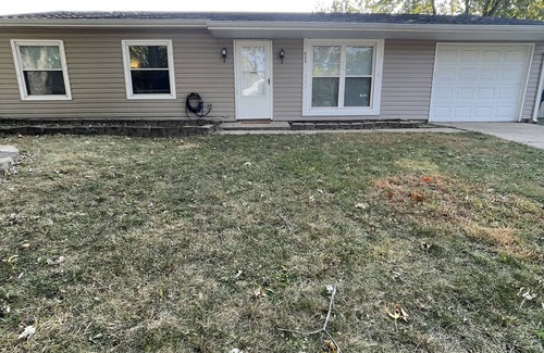 Lafayette Casa | Spacious suburb home close to lots of restaurants, Downtown, and Purdue!