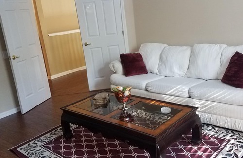 Southside Casa | SPACIOUS SUITE: PEACEFUL, CLEAN & NICE DECORD