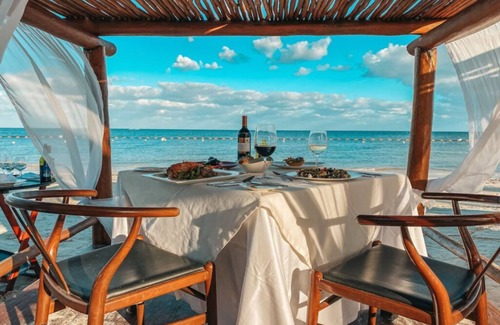 Puerto Morelos Apartamento | Spacious Suite w/ King Bed, Rainforest Shower, & Balcony ALL-INCLUSIVE