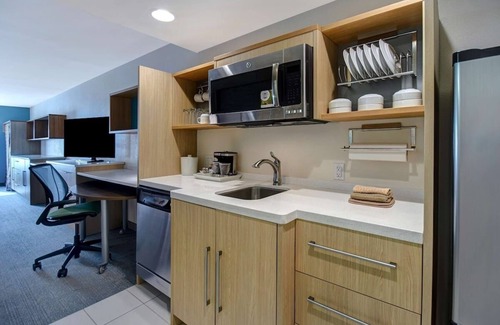 University Casa | Spacious Suite w/Sustainable Touches Close to Convention Center