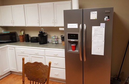 Athens Casa | Spacious suite with fenced back yard, deck, gas grill, fireplaces and splash pad