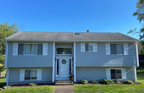 Bonnet Shores Casa | Spacious Summer Rental in Bonnet Shores/Narragansett, RI. Close to area beaches.