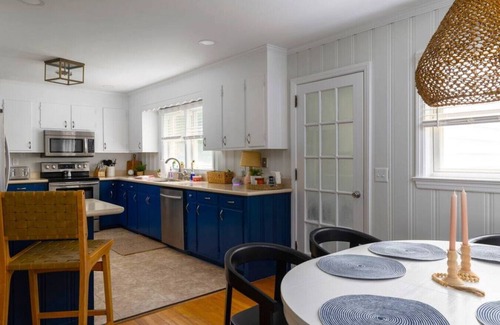 Graham Casa | Spacious, Sunlit Retreat w/ Huge Yard