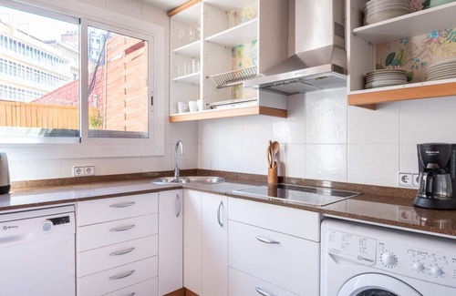 Sant Antoni Apartamento | Amplio y soleado Apto con terraza en el centro