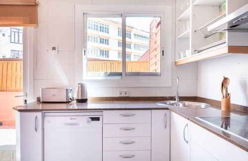 Sant Antoni Apartamento | Amplio y soleado Apto con terraza en el centro