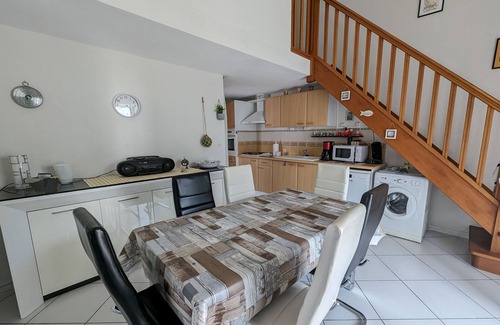 Port-la-Nouvelle Villa | Port-la-Nouvelle - Amplia Villa T3 con Jardín Privado, ¡Ideal para 6 Personas y Mascotas!