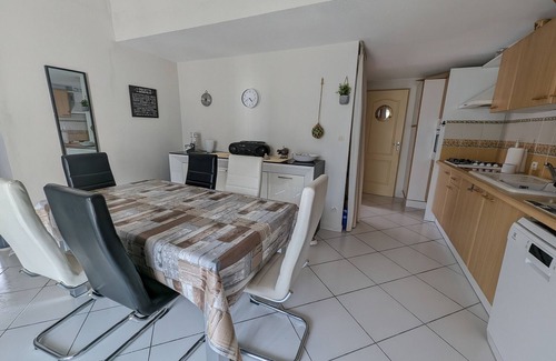 Port-la-Nouvelle Villa | Port-la-Nouvelle - Amplia Villa T3 con Jardín Privado, ¡Ideal para 6 Personas y Mascotas!