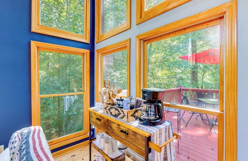 Talking Rock Cabina | Spacious Talking Rock Cabin: Game Room, Fire Pit!
