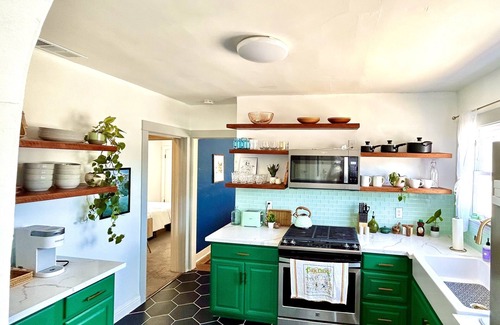 Bushrod Casa | Spacious Temescal Home near UC-Berkeley with Firepit Patio & Outdoor Dining