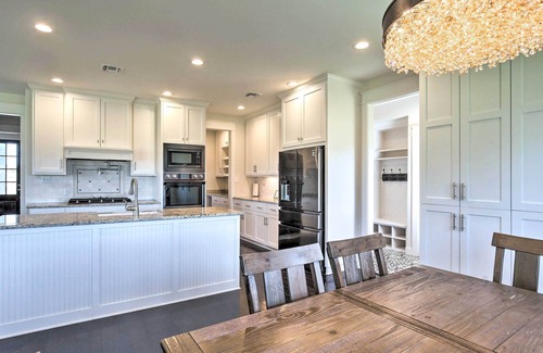 Yorktown Casa | Spacious Texas Getaway w/ Fire Pit & Pond!