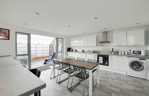 Portsmouth Apartamento | Amplio piso de tres dormitorios en la última planta con vistas increíbles
