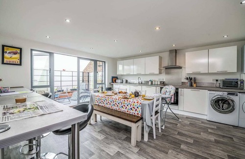 Portsmouth Apartamento | Amplio piso de tres dormitorios en la última planta con vistas increíbles