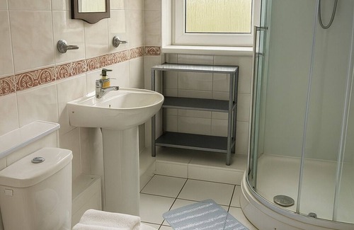 Liberton Apartamento | Spacious Three-Bedroom Apartment