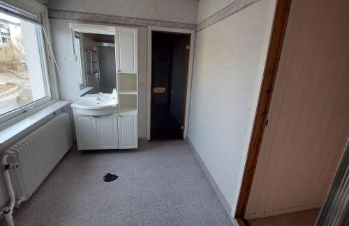 Lulea Apartamento | Spacious three room apartment with a large kitchen and bathroom