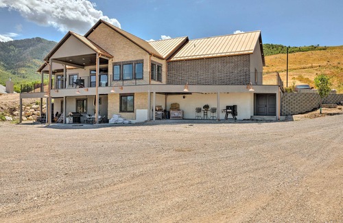Tooele Apartamento | Spacious Tooele condo w/ glmountain views!