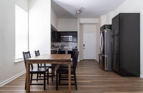 Tower Grove South Casa | Spacious Tower Grove 3BR Home / ABODEbucks