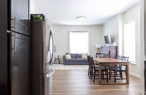 Tower Grove South Casa | Spacious Tower Grove 3BR Home / ABODEbucks