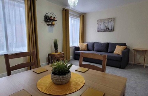 Atherstone Apartamento | Spacious Town Centre Apartment - Home Away From Home with Great Wi-Fi