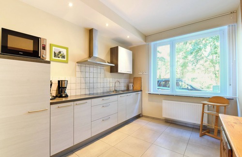 Nieuwpoort Casa | Spacious town house at canal with garden