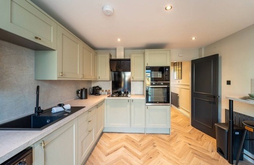 Montpellier Casa | Spacious Town House Sleeps 8, Bath Road Cheltenham