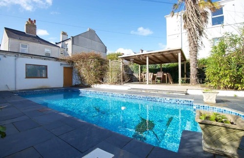 Plymouth Casa | Spacious Town House with Swimming Pool