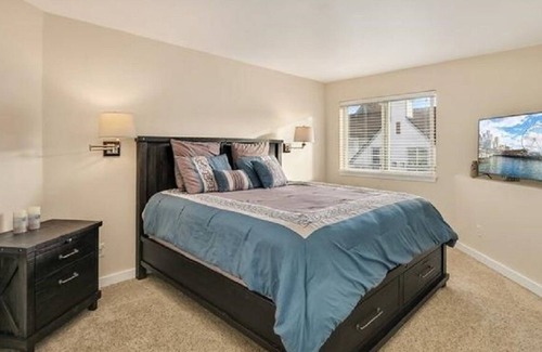 Kent Casa | Amenity Rich Townhome Conveniente para todo