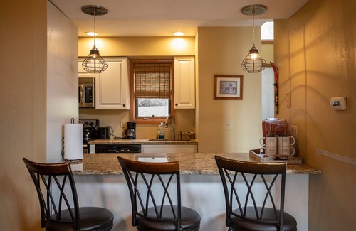 Ellicottville Casa | SPACIOUS TOWNHOME, GREAT SLOPE VIEWS - PERFECT FOR YOUR OUTDOOR GETAWAY!