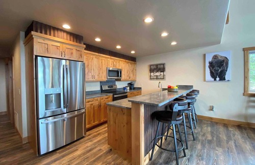 Bigfork Casa | Spacious Townhome w/ 4 King Suites near Clubhouse