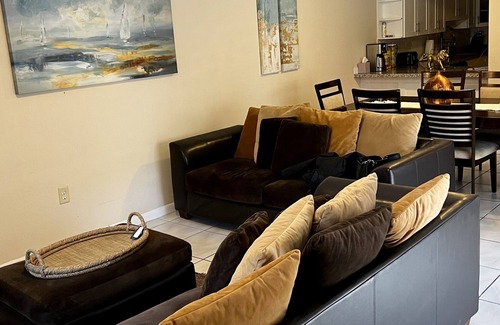 The Hammocks Casa | Spacious townhouse for big parties, great location