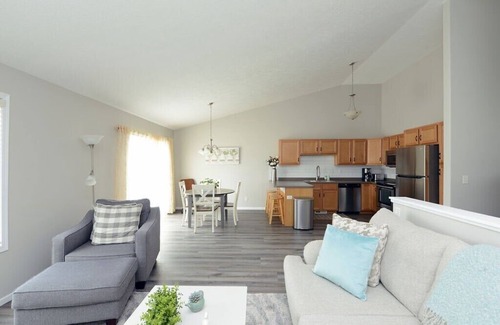 West Fargo Casa | Spacious Townhouse in West Fargo