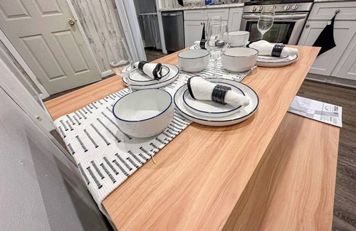 Albany Casa | Spacious Townhouse in 809 Park