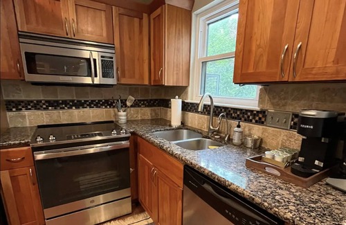 Clarksville Casa | Spacious Townhouse in Clarksville/Old West Austin