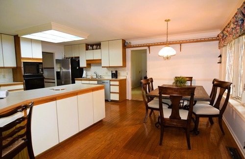 Paducah Casa | Spacious Townhouse - King bed, convenient ,restaurants, Historic downtown,