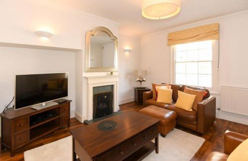 Wells Casa | Spacious Townhouse Private Parking Central Wells