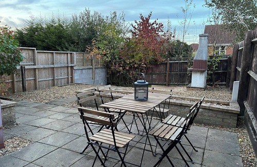 Telford Casa | Spacious Townhouse with Parking