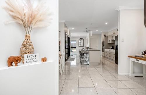 Burdell Casa | Spacious Townsville Retreat with Heated Pool