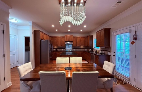 Five Forks Casa | Spacious & Tranquil 6 bedrooms/4 bathrooms in Simpsonville