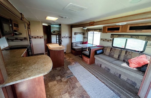 Stevensville Casa | Spacious Travel Trailer with AC in Stevensville