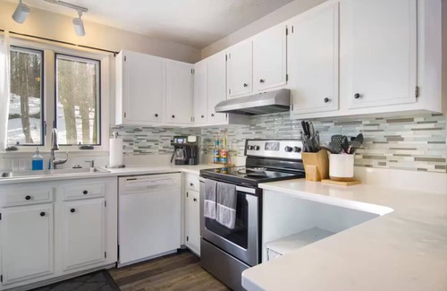 Bellaire Casa | Fall Cabin Getaway in Bellaire, MI Sleeps 10 Wine Restaurants Fall Colors