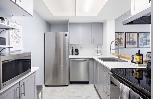 Niagara Condominio | Spacious + Trendy King West Condo