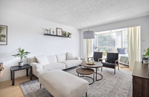 Niagara Condominio | Spacious + Trendy King West Condo