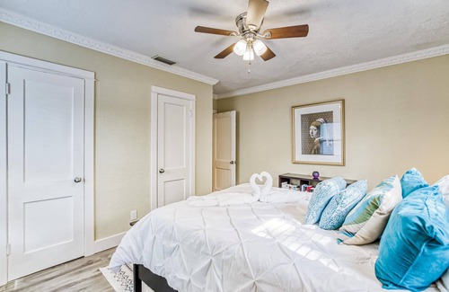 Riverside Heights Casa | Spacious & Tropical - Patio & Grill - Ace Location