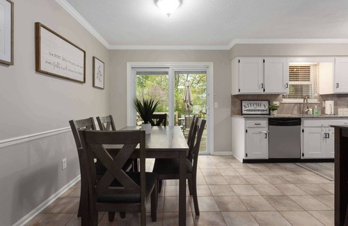 Olathe Casa | Spacious,TV in all BEDROOMS,KingBeds,FencedYard