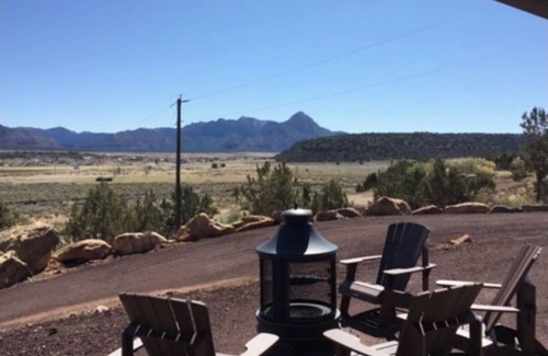 Apple Valley Casa | Spacious, two-bedroom, with everything you need. Your home, away from home!