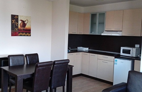 Old Town Apartamento | SPACIOUS TWO BEDROOM APARTMENT WITH MOUNTAIN VIEW